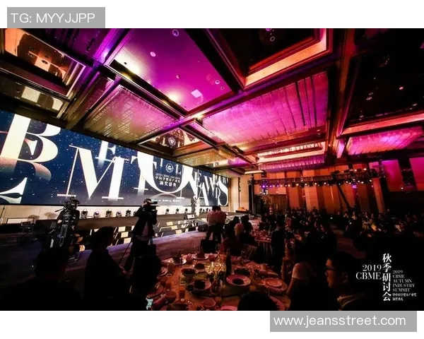 尤文女足荣耀时刻庆祝夺冠盛典展现团队精神与奋斗历程 尤文女足荣耀时刻庆祝夺冠盛典展现团队精神与奋斗历程